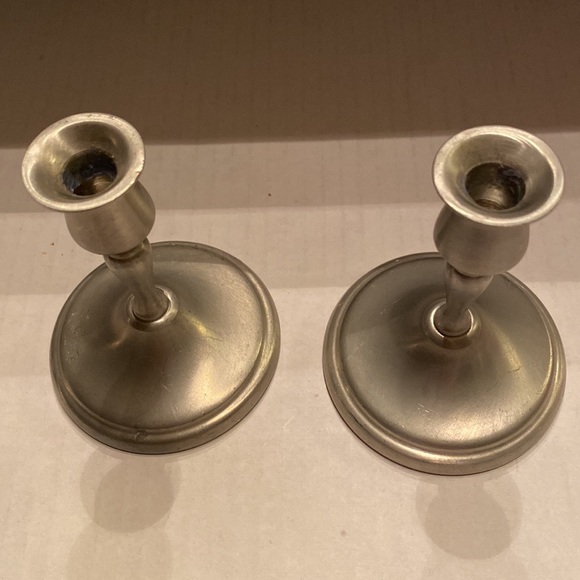 Connecticut House Pewter Small Candles candle Holder - Picture 3 of 3